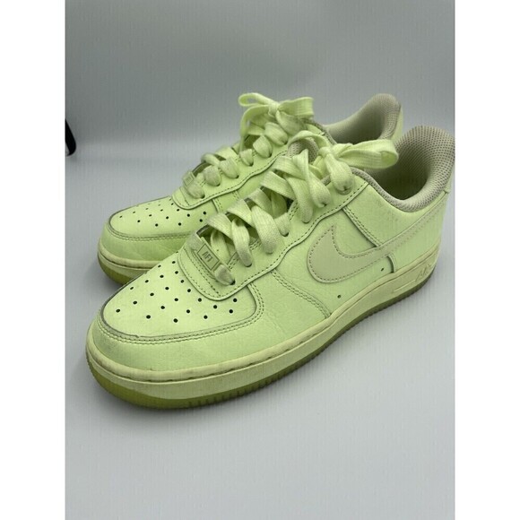 Nike Air Force 1 Essential Volt Glow Air Force 1 Size 7 - Picture 4 of 11
